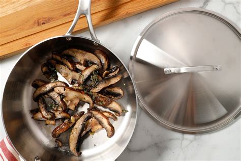 Stainless Steel vs Nonstick Cookware – Lid & Ladle