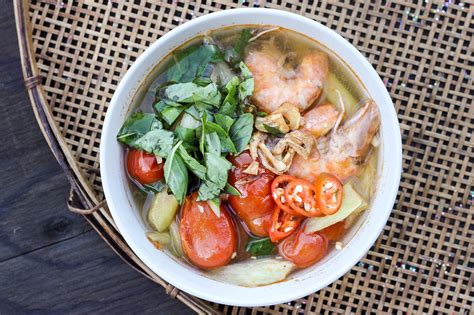 Vietnamese Sweet & Sour Shrimp Soup with Taro Stems (Canh Chua Tom Nau ...