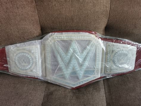 WWE RAW Universal Championship Replica Belt, Hobbies & Toys ...