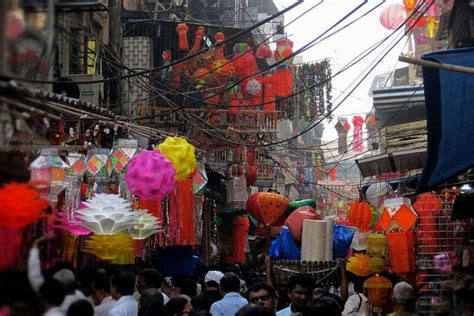 Diwali Shopping in Mumbai | Mumbai Places to shop during Diwali | Times of India Travel