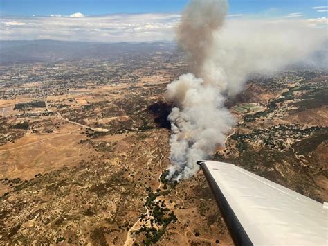 183-acre Bunnie Fire prompts evacuations outside San Diego