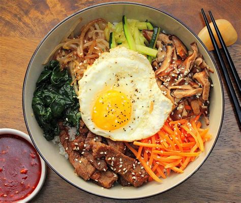 Authentic Bibimbap (With Video) | HowTo Feed a Loon | Recipe | Asian recipes, Comfort food ...