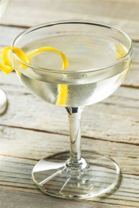 17 Best Vanilla Vodka Cocktails (+ Easy Drink Recipes) - Insanely Good