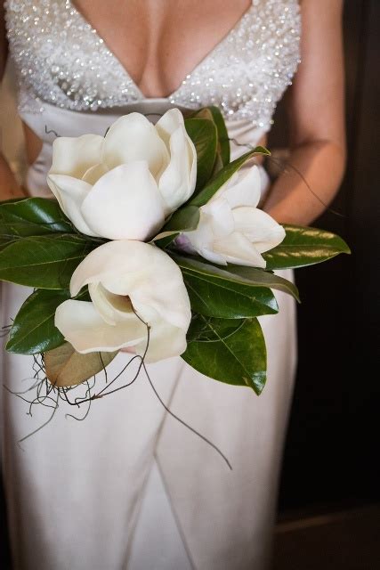 48 Chic Ideas To Incorporate Magnolias Into Your Wedding - Weddingomania