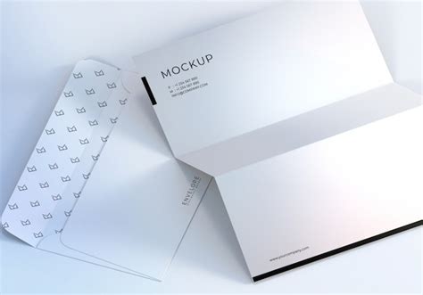 Closeup monarch envelope and letterhead design mockup | Premium PSD File