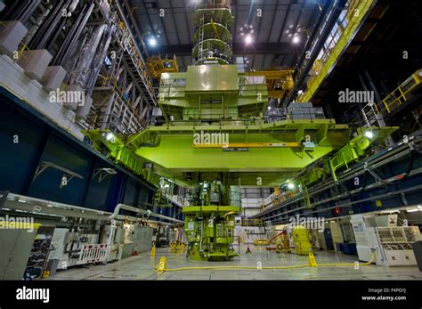 Hinkley Point B nuclear power station, the reactor hall Stock Photo ...