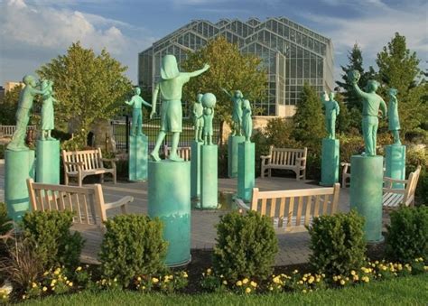 Chihuly Art Sculptures at Frederik Meijer Gardens - PrairieSide Suites ...