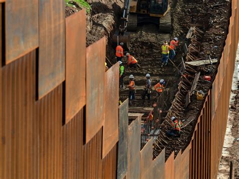 Poll: Majority of Americans Favor a Border Wall over a Green New Deal