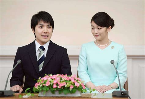 Japan's Princess Mako Marries Non-Royal Sweetheart Kei Komuro