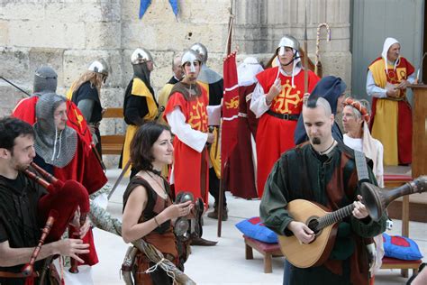 A new life in rural France: Medieval Festival in Auvillar