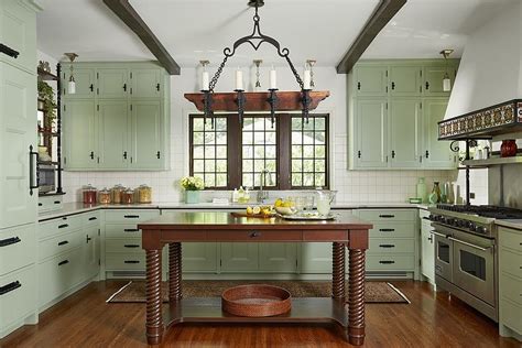 Modern Color Splash: Gorgeously Green Kitchen Cabinets that Usher in Warmer Months