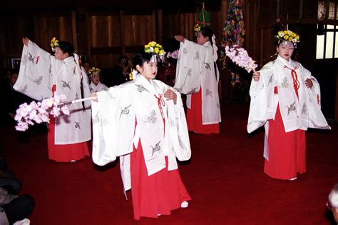 Miko: The Shrine Maidens of Japan | YABAI - The Modern, Vibrant Face of Japan