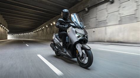 2023 Yamaha XMAX [Specs, Features, Photos] | LaptrinhX