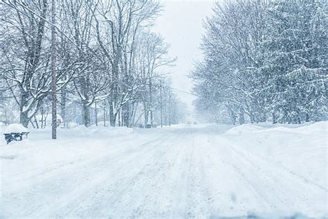 Best Heavy Snowfall Stock Photos, Pictures & Royalty-Free Images - iStock