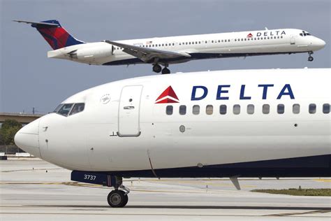 Delta Air Lines Fleet Boeing 737-800 Details and Pictures