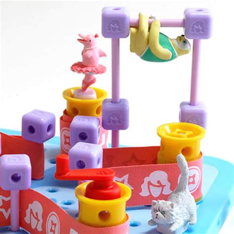 GoldieBlox and the Spinning Machine - - Fat Brain Toys