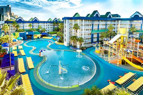 9 Best Outdoor Water Park Resorts in the U.S. | Family Vacation Critic