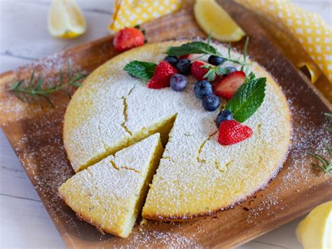 Lemon Rosemary Olive Oil Cake | GradFood