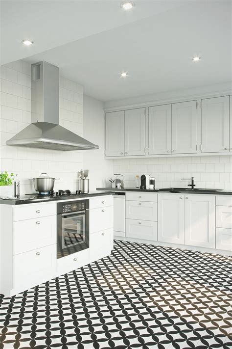 black and white tiles kitchen - Hana Lyon