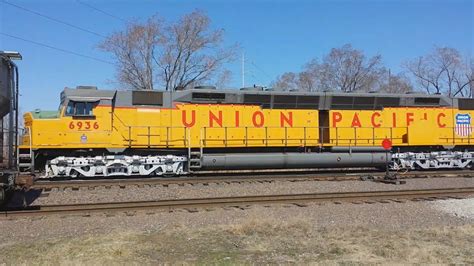 Union Pacific DDA40X Centennial #6936 in Freight Service on the Kansas ...