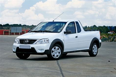 2010 Nissan NP200 Review - Top Speed