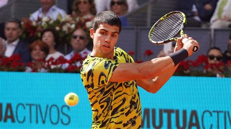 Tennis: Carlos Alcaraz steht im Halbfinale beim ATP-Masters in Madrid ...