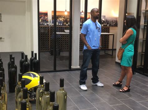 NFL champ Charles Woodson brings wine to Detroit