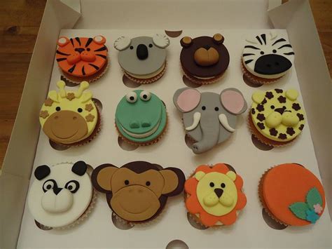 Fondant Jungle Animal Cupcake Toppers | Animal cupcakes, Fondant cupcakes, Fondant toppers