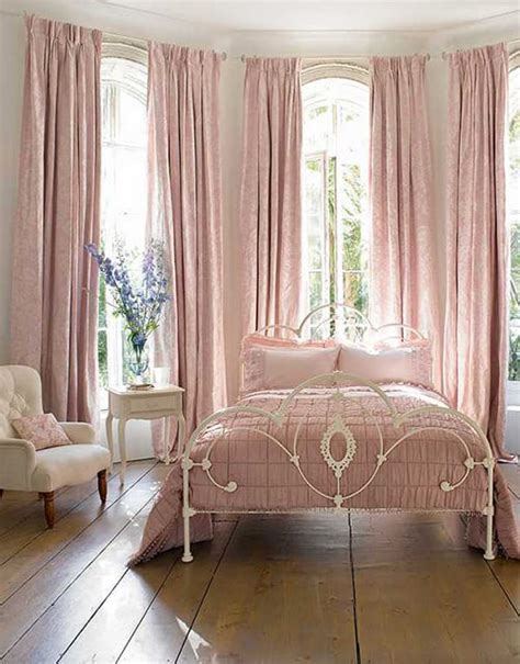 35 Spectacular Bedroom Curtain Ideas | The Sleep Judge