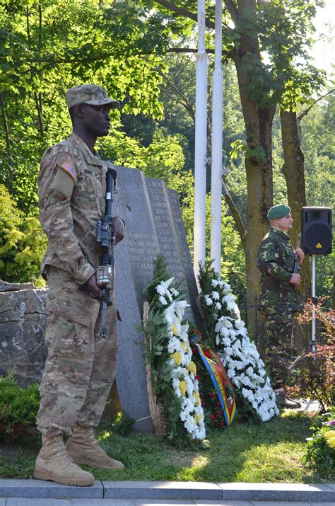 U.S., Romania honor fallen WWII Soldiers | Article | The United States Army