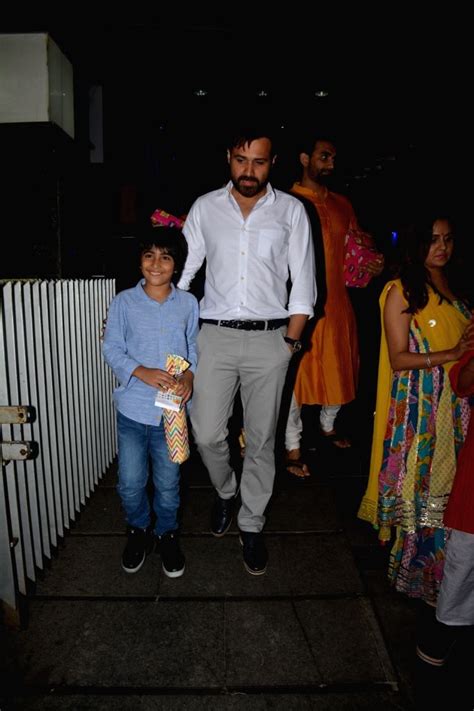 Emraan Hashmi seen with family at Bandra