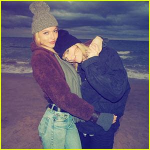 Taylor Swift’s Thanksgiving Dinner Included Squad Members Martha Hunt & Lily Donaldson | Andrea ...