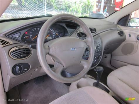 Medium Pebble Interior 2001 Ford Focus SE Sedan Photo #48635684 ...