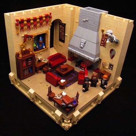 Gryffindor Common Room | Harry potter lego sets, Lego harry potter moc ...