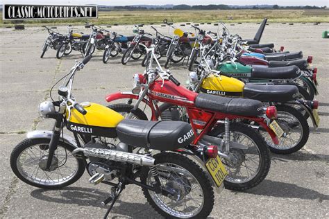 1970s Moped Shootout - Classic Motorbikes