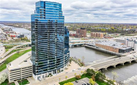 Plaza Towers Condominiums - Grand Rapids Downtown Condos