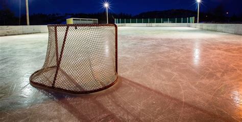 8 outdoor hockey rinks to skate on in Montreal this winter | Listed