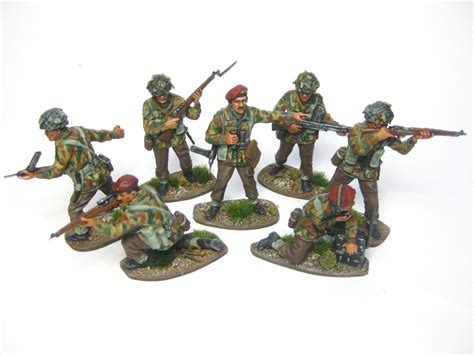 Biblicrafts: Airfix WW2 "British Paratroopers" 1:32 - Vacation painting!