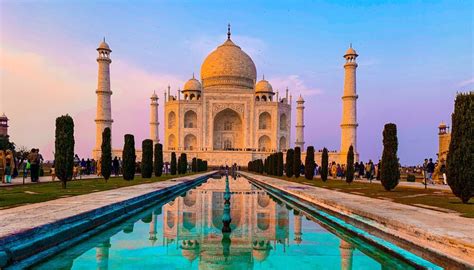 Taj Mahal with Vrindavan Tour | Vrindavan and Taj Mahal Tour