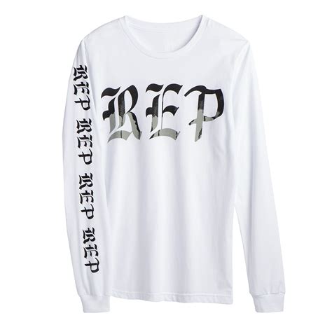 C Erika White: Taylor Swift Store Reputation Merch