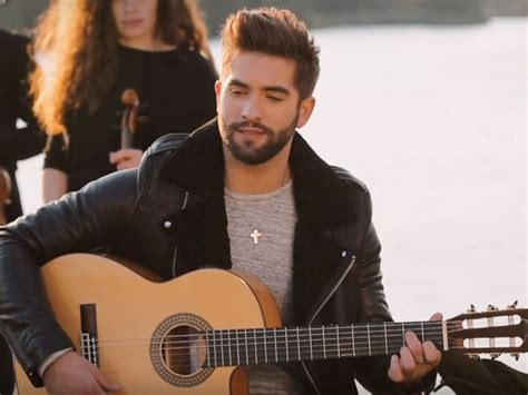 Kendji Girac : Les yeux de la Mama, son clip émouvant en h... - Télé Star