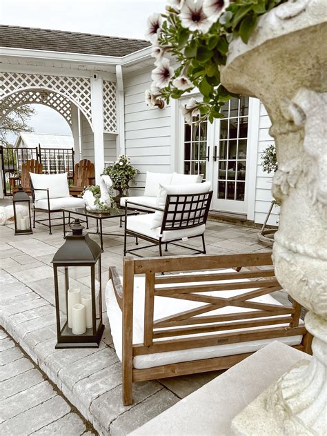 A Cozy Outdoor Patio Corner - The Trending Home