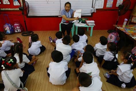 DepEd rolls out new curriculum | The Manila Times