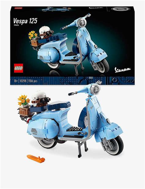 LEGO Vespa 125 model kit - Competition Fox