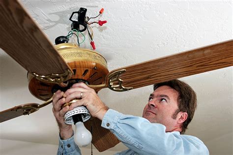 How to Fix a Squeaky Ceiling Fan in 4 Steps | House Grail