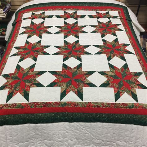 Christmas Colonial Star Quilt | Queen | Family Farm Handcrafts