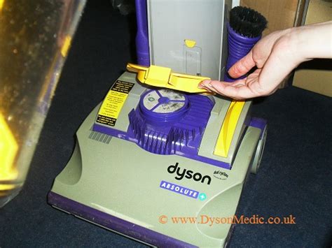 How To Change Dyson DC01 Filters - Dyson Medic