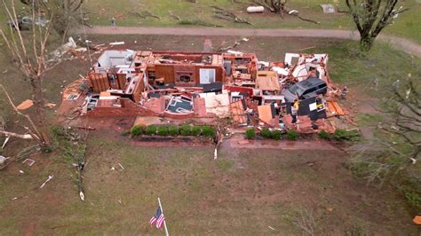 Destructive Oklahoma Tornadoes Kill 3 | Weather.com