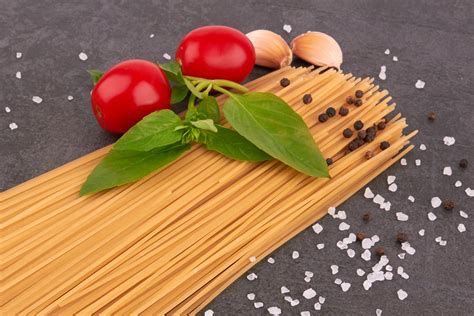 Vegan Spaghetti alla Puttanesca – Gustora Foods