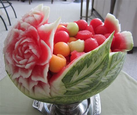 Carving Fruit - El arte de tallar frutas | Fruit basket watermelon ...